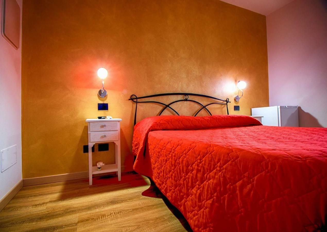 La Casa Dei Nonni Sul Garda Hotel Peschiera del Garda Kültér fotó